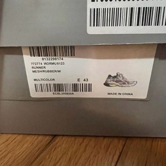 Size 10 worn 2 times good condition - Picture 1 of 5
